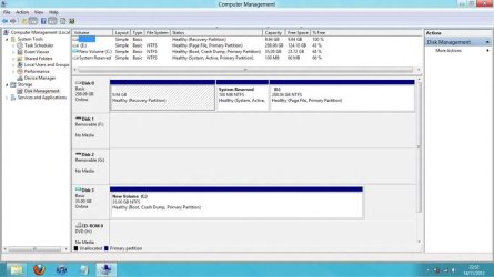 W8 DISK MANAGEMENT.jpg