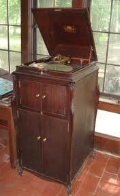 Edison Phono.jpeg