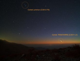 two-comets-las-campanas.jpg