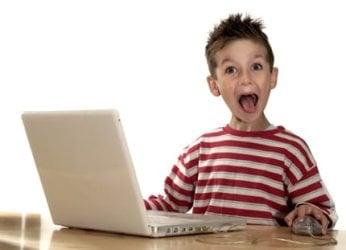 et_computer_kid_happy_surprised2_0.jpg