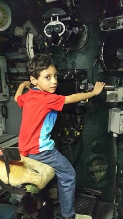 Submarine_Tour_018.jpg Submarine_Tour_018.jpg