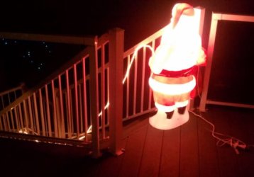 funny-Santa-Claus-Christmas-decoration.jpg