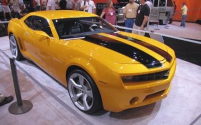 112_2007_sema_show_03s+chevrolet_camaro_bumblebee+front_three_quarter_view.jpg