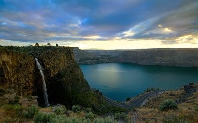 Earth-Waterfall-37840.jpg Earth-Waterfall-37840.jpg