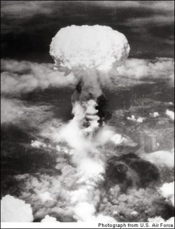 Nagasaki_9Aug1945.jpg