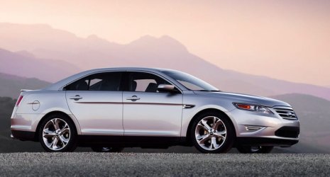 2010-Ford_Taurus_SHO.jpg