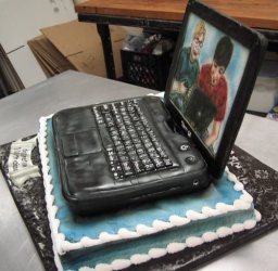 laptopcake.jpg