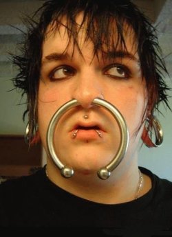 bigringonnose.jpg bigringonnose.jpg