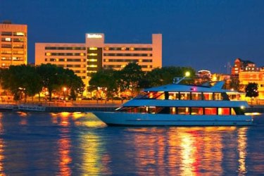 10auctionRadisson.jpg