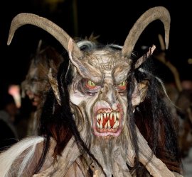 Krampus_at_Perchtenlauf_Klagenfurt.jpg Krampus_at_Perchtenlauf_Klagenfurt.jpg