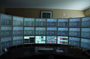 060908_sz_24monitors.jpg 060908_sz_24monitors.jpg