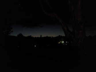 Anzac day dawn 2011.jpg