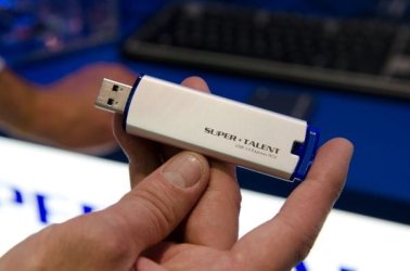 Portable USB3 NAND 100GB flash drive.jpg