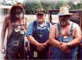 3 rednecks.jpg 3 rednecks.jpg