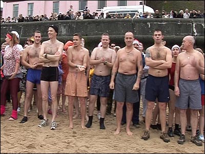 boxingday_swim_cromer06_01a_400x300.jpg