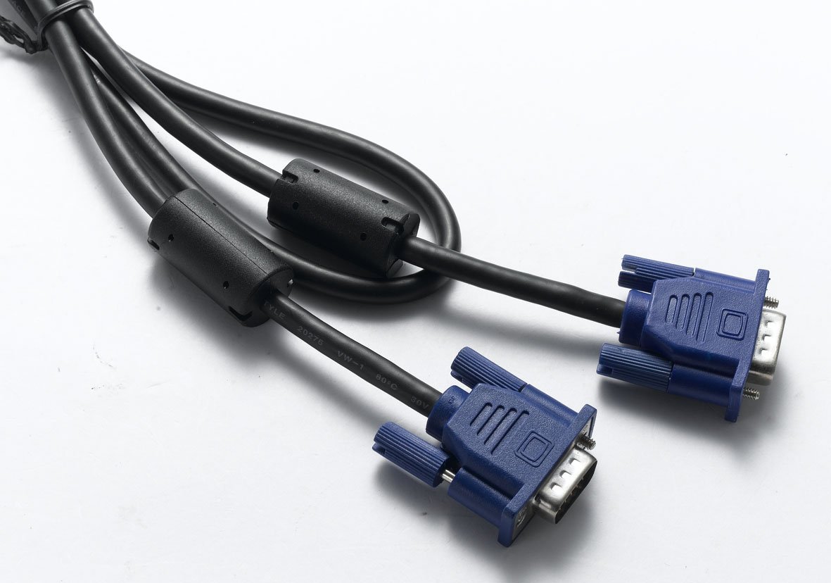 HD15_M_to_M_VGA_cable.jpg