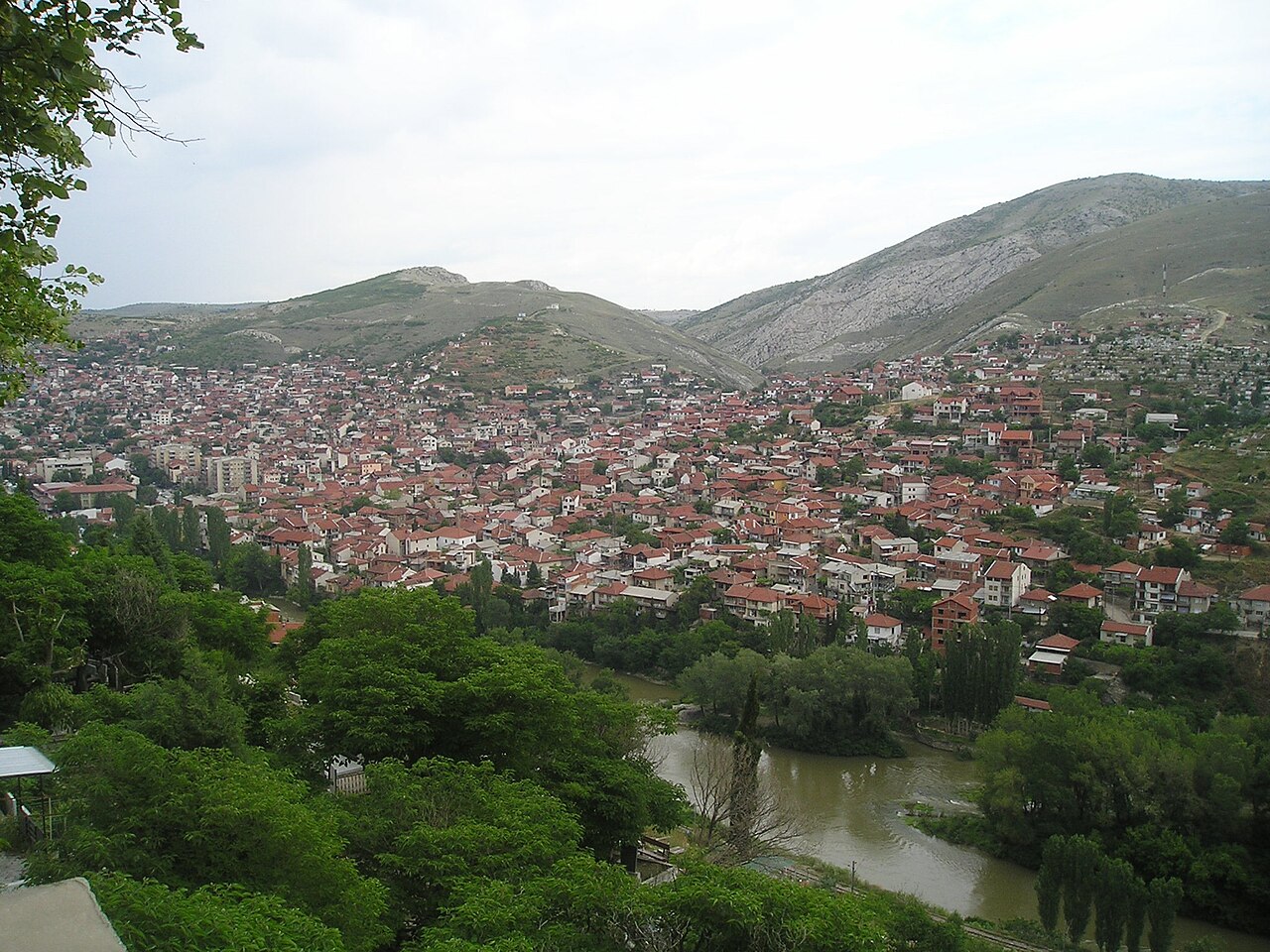 1280px-Veles_panoram.JPG