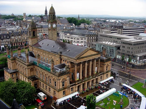 Paisley_Town_Hall_and_Piazza.jpg