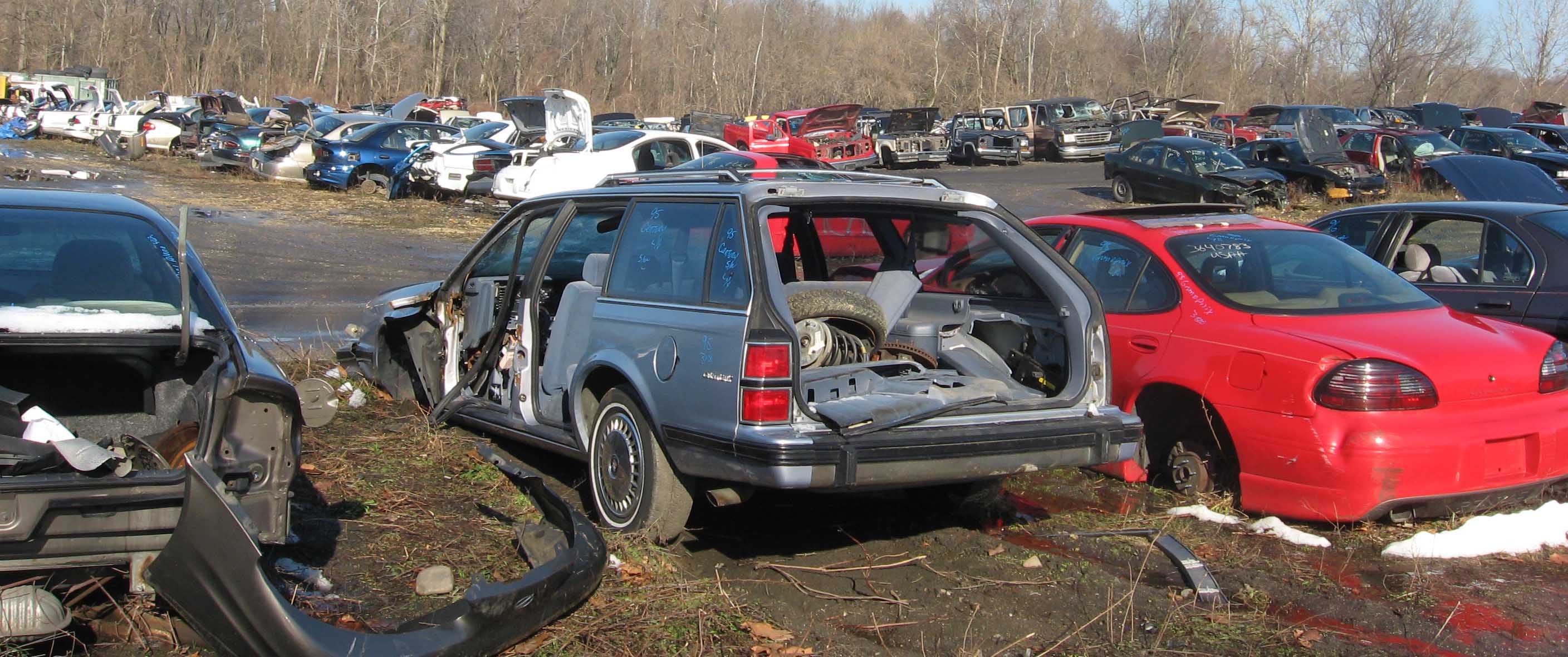 Auto_scrapyard_2.jpg